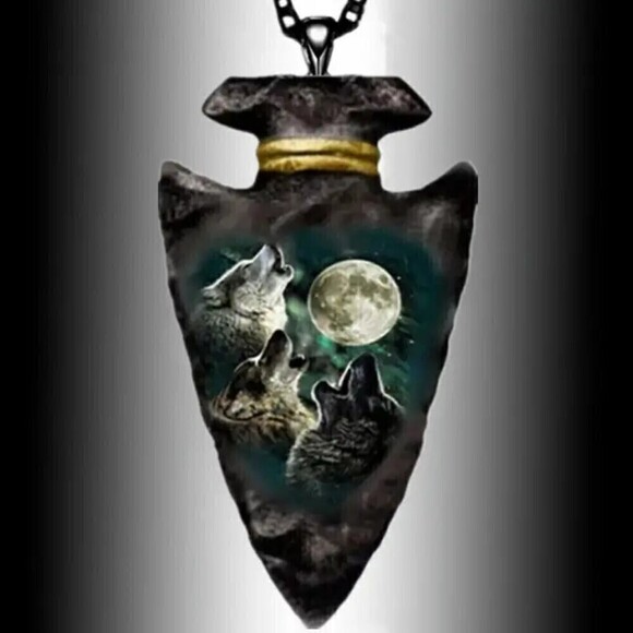 New Men's Arrowhead Shaped Wolf Necklace - 18" chain w/ 2" extension - Picture 5 of 9